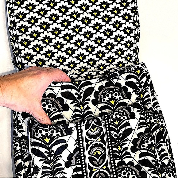 Vera Bradley tablet bag in Fanfare print - Picture 1 of 8